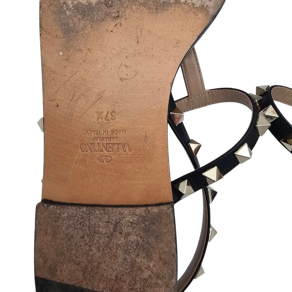 Valentino Garavani Rockstud Flat Sandal Strappy Black Leather Size 37.5 US 7.5 - Picture 11 of 12